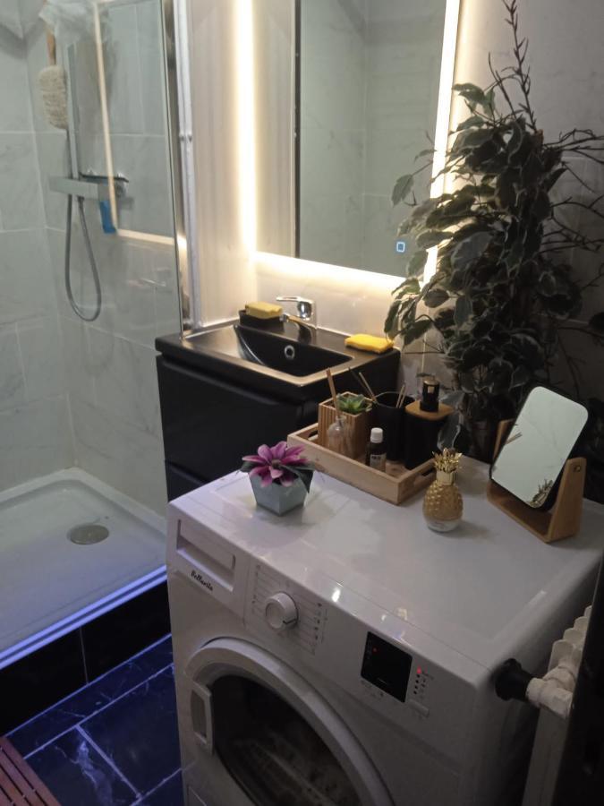 Tout Confort - Clim- Salle De Bain Commune นีมส์ ภายนอก รูปภาพ