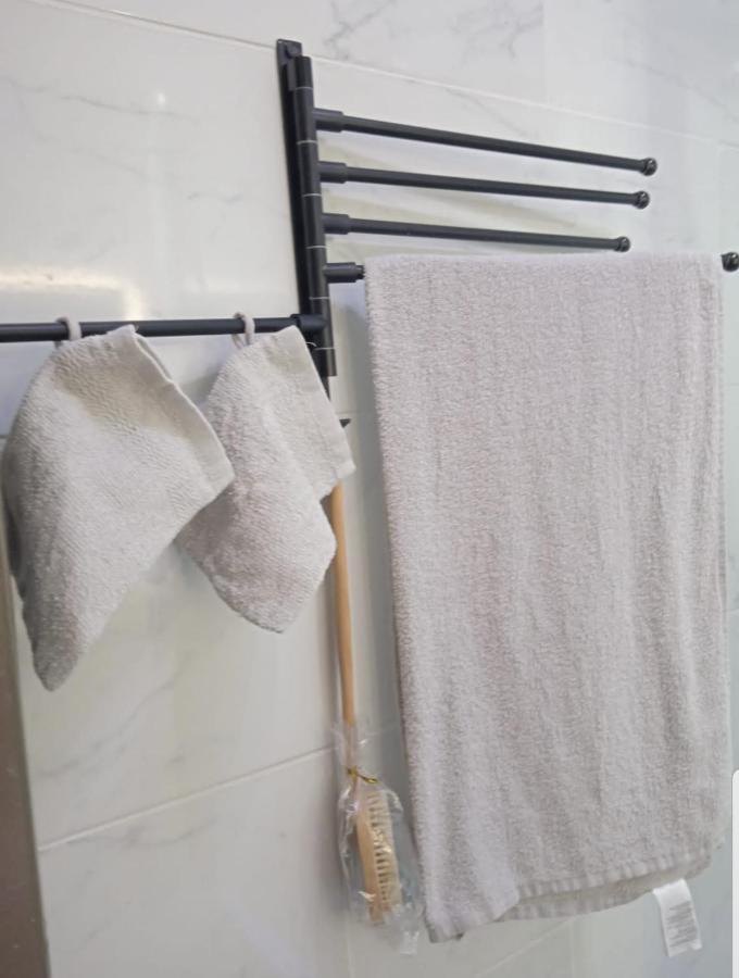 Tout Confort - Clim- Salle De Bain Commune นีมส์ ภายนอก รูปภาพ