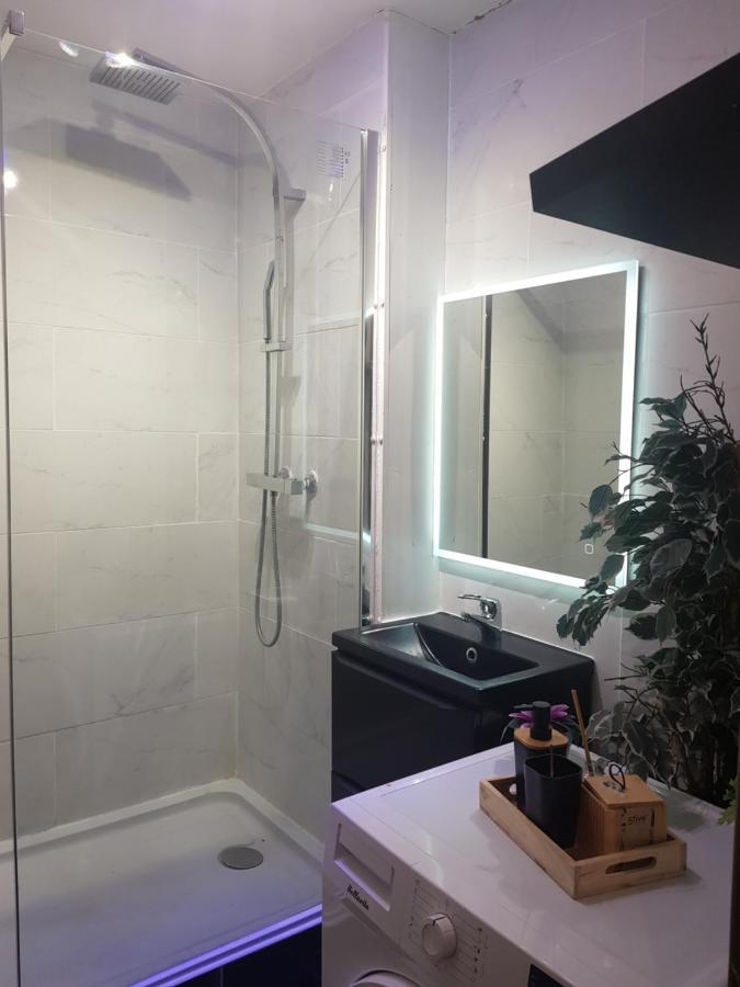 Tout Confort - Clim- Salle De Bain Commune นีมส์ ภายนอก รูปภาพ
