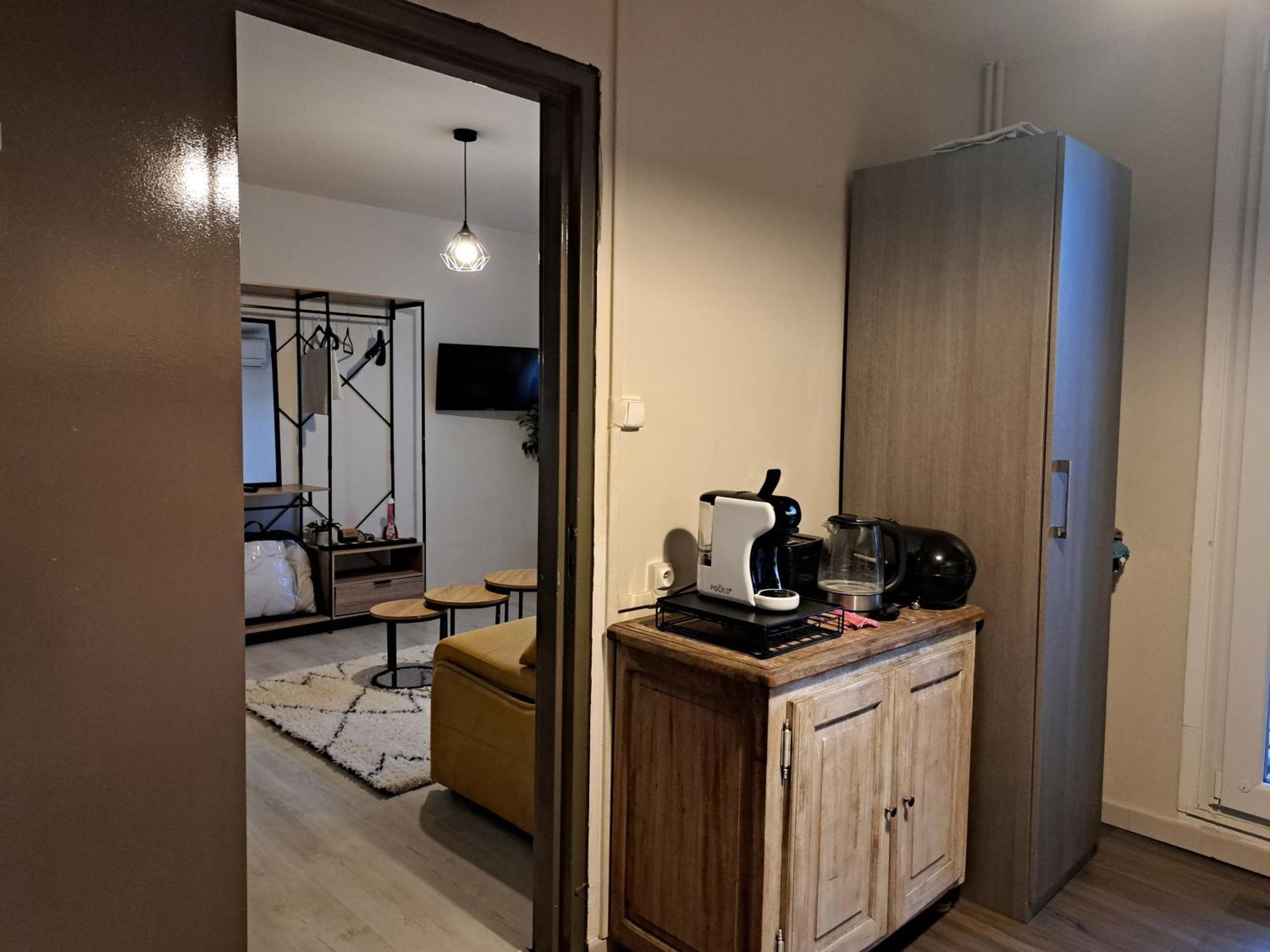 Tout Confort - Clim- Salle De Bain Commune นีมส์ ภายนอก รูปภาพ