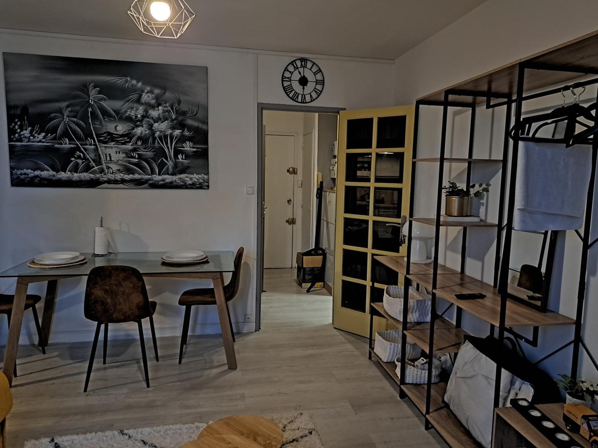 Tout Confort - Clim- Salle De Bain Commune นีมส์ ภายนอก รูปภาพ