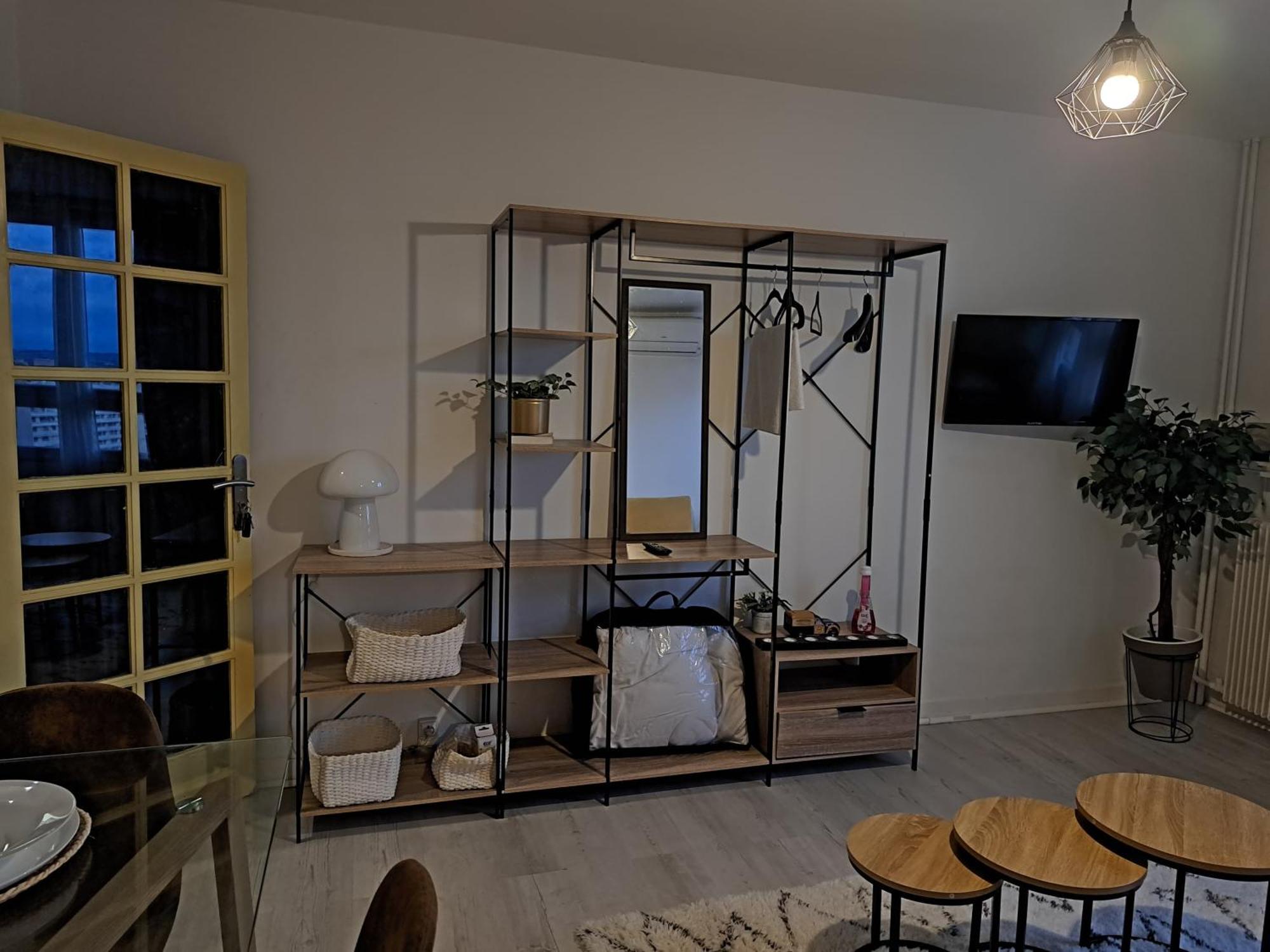 Tout Confort - Clim- Salle De Bain Commune นีมส์ ภายนอก รูปภาพ